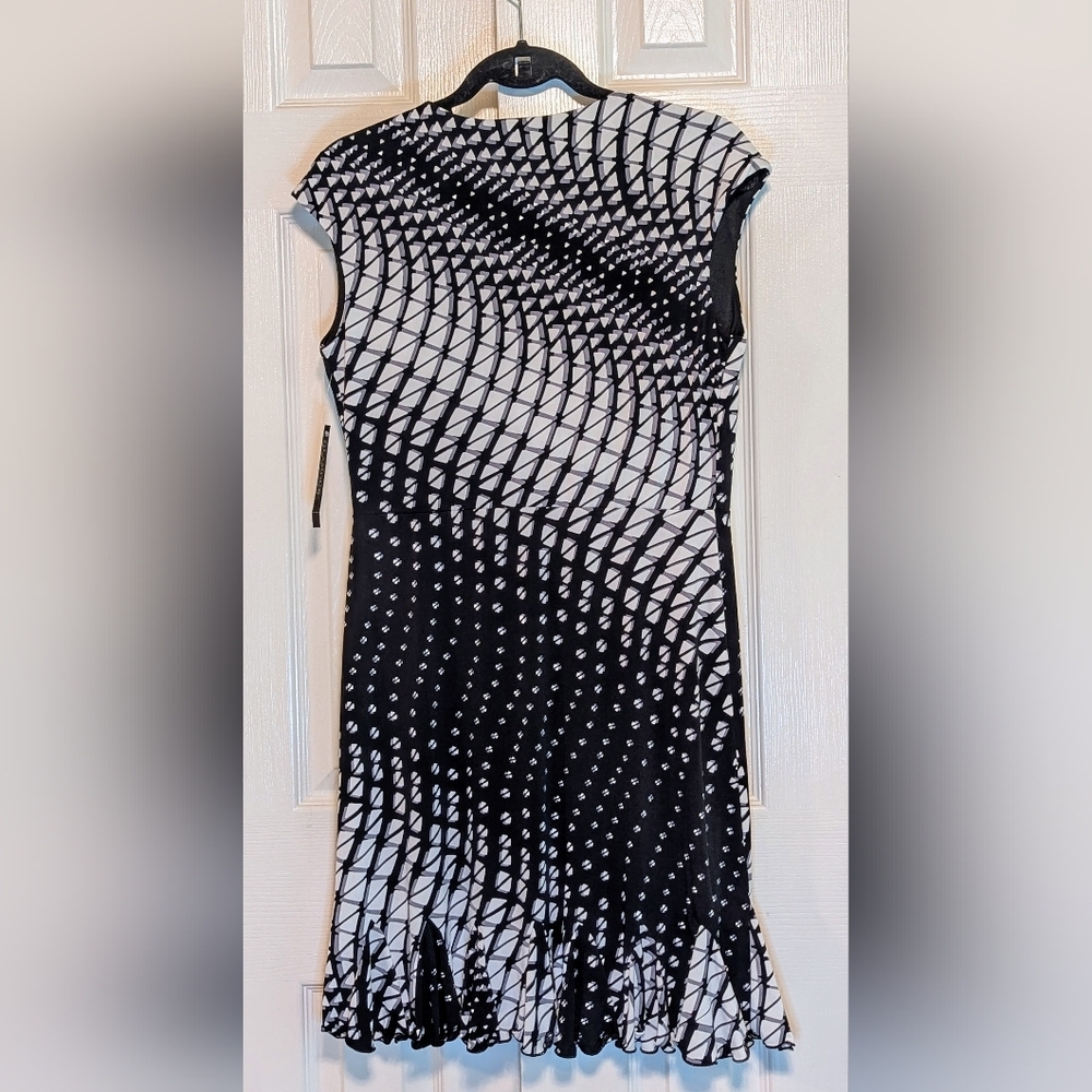 Glamour Black and White V-Neck Sheath Midi Dress - Picture 3 of 7